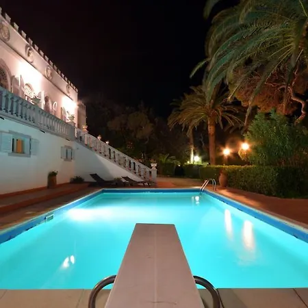 Della Contessa Cangini Di Volterra Con Piscina E Parco Privato ヴィラ
